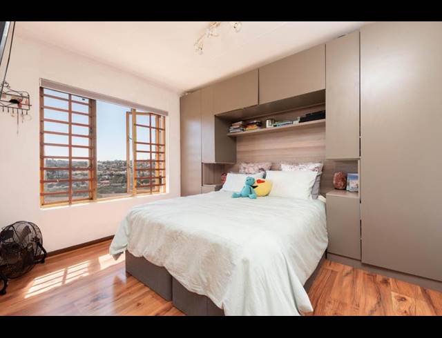 2 BEDROOM DUPLEX FOR SALE IN WINCHESTER HILLS